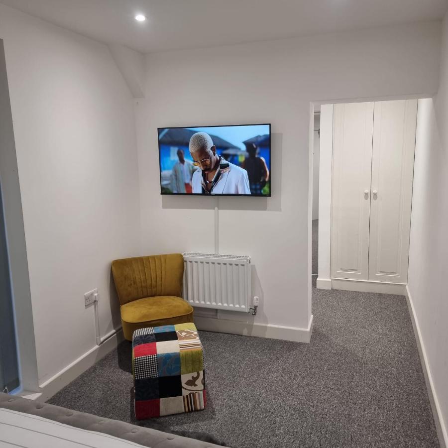 Classic 2 Bed Apartment In Oldkent Road London Exteriör bild