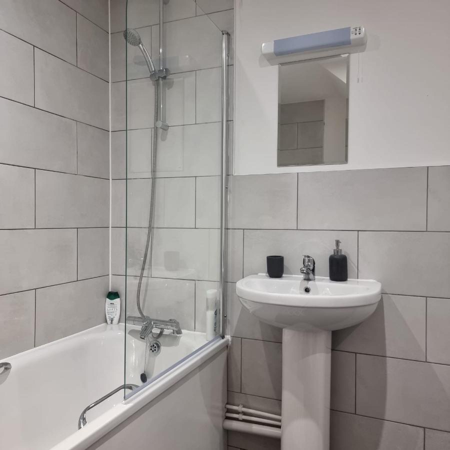 Classic 2 Bed Apartment In Oldkent Road London Exteriör bild