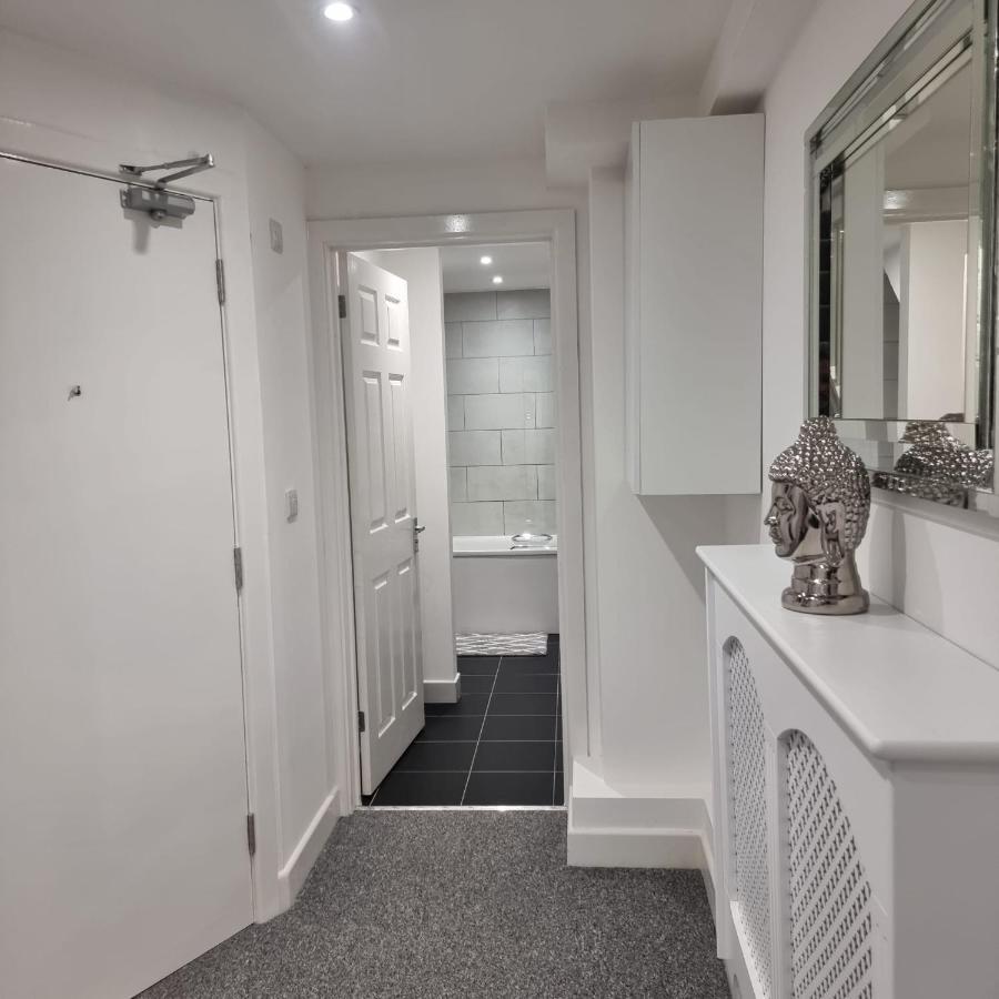 Classic 2 Bed Apartment In Oldkent Road London Exteriör bild